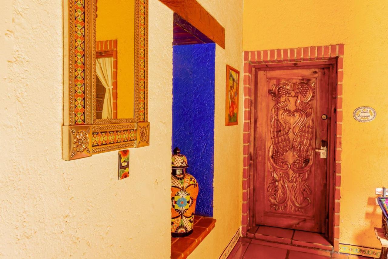 Mex Suites Casa Azul B&B Mexico City Exterior photo